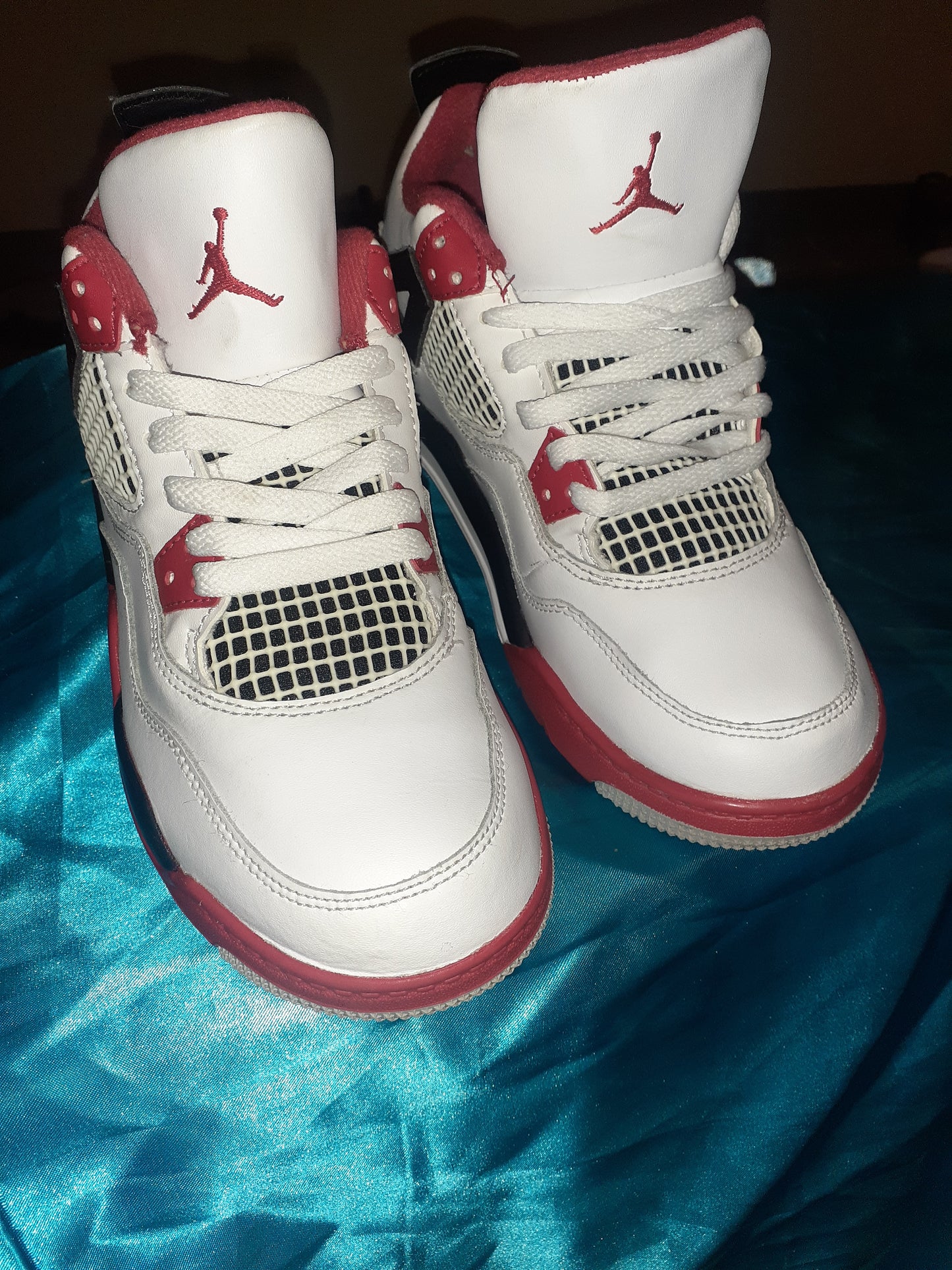 Air Jordan 4 Retro Fire Red Size 3y